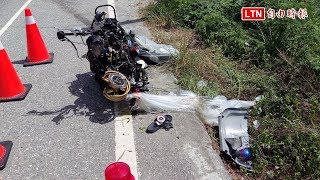 機車疑超速逾線撞公車 無照騎士亡(警方提供)