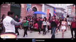 Tiger shroff ding Dang dance and introduction