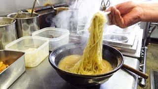 【15時間煮込み続けた!!本格こってり豚骨ラーメン!!】替え玉する人が大半な鶏ガラと豚骨らーめんの名店【晴れるや】香川県高松市