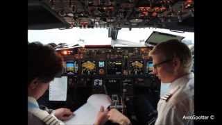 Cockpit view Jetairfly B737-800 OO-JAU