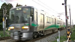 あいの風とやま鉄道521系普通泊行き 新浜加積踏切通過