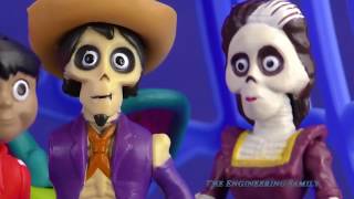 Unboxing the Coco Skullectables with Miguel and Vampirina Toys