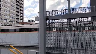 【新竹ノ塚駅】◆東武100系(ﾃﾞﾋﾞｭｰﾘﾊﾞｲﾊﾞﾙ塗装)