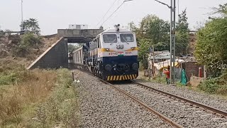 17623 Nanded - Shri Ganganagar Express with GOOTY WDP4D in High Speed.