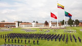 Ceremonia militar de ascenso a Subtenientes del curso militar 