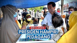 Jokowi Hampiri Pedagang Kaki Lima yang Bentangkan Spanduk di Sorong