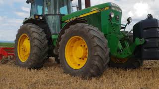 John Deere 4455 és Kühne KTL 7K/2.5 Lazítás