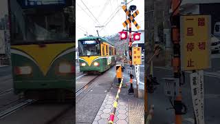 【鹿児島市電2101 号】【新川4号踏切】を通過します。　　　　　#shorts #鹿児島市電  #tram