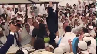 Davening At The ‘Scheiner Minyan’ In Uman On Rosh Hashana 2017 (Video By Non Jew)