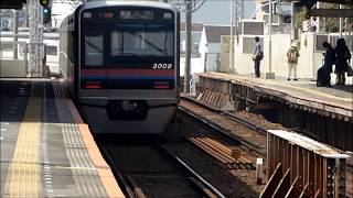 京成関屋駅を通過するAE形スカイライナー