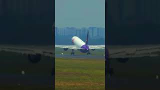 Melihat suasana lepas landas pesawat Fedex #pesawat #airport