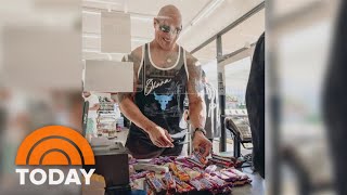Dwayne Johnson Returns To 7 Eleven To Right A Wrong