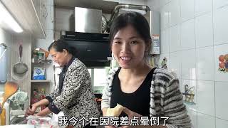 感恩妈妈的碎碎念念，温暖了我的岁岁年年，送给婆婆的第一束鲜花，虽然是转送的但她依然很快乐 #农村生活 #我的农村生活