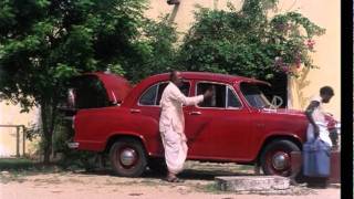 Mullum Malarum - Rajinikanth breaks the car's headlight