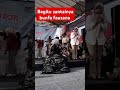 Begitu santainya bunda fauzana