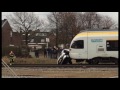 tvellef auto gegrepen door trein in venlo