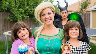 Frozen Elsa and Maleficent help teach TWINS Kindness with Surprise Cupcake Princesses