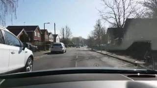 Mercedes E250 vs Reliant Robin 850