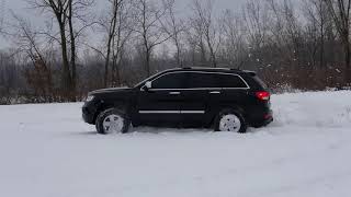 Jeep WK2 in snow