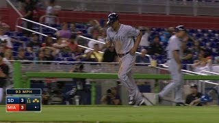 SD@MIA: Alonso draws a bases-loaded walk in the 11th