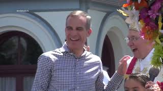 Mayor Garcetti Joins Archbishop Gomez in Return of Blessing of the Animals