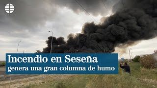 Un incendio en Seseña genera una impresionante columna de humo vista desde Madrid