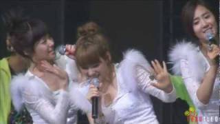 [Fancam] 091230 Taeyeon SNSD - SNSD with KGM