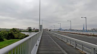 荒川に架かる平井大橋をウォーキング　Walking across the Hirai-ohashi Bridge