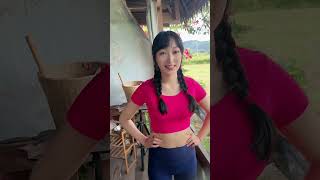 旅游在 云南移过去的 老挝的苗家村 遇到了 穿紧身裤的 漂亮小美女  #中缅边境#六国交界#老挝山#记录真实生活 #乡村守护人 #我的乡村生