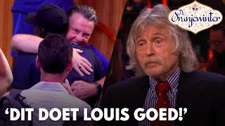 Johan ziet Van Gaal knuffelen met jonge verslaggever: 'Dit doet Louis goed!' | DE ORANJEWINTER