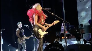 Avril Lavigne - Keep Holding On [Live] - 9.28.2019 - Fox Theatre - Detroit, Michigan