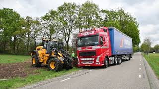 20190426 Videonieuws Vrachtwagen vast in berm Putten Oude Nijkerkerweg