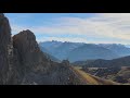 drohnenflug in den dolomiten sella sella joch plattkofel drohne grandiose aussicht