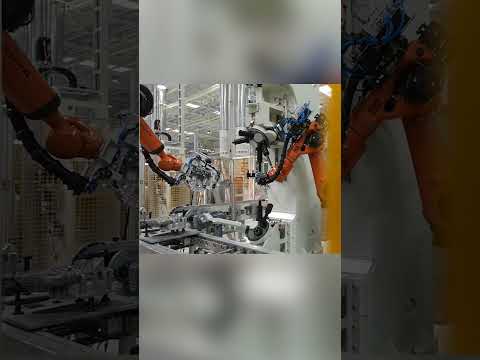 Efficient robot in driveline assembly #industrialrobots #loadingandunloadingrobot #robotics