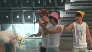 100410 [HD] Yesung singing It Has To Be You \u0026 getting dragged away @ Super Show II Manila