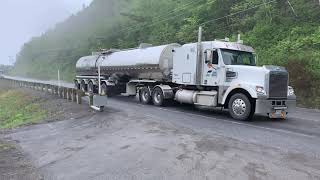 TRUCK SPOT QUÉBEC - Route 132 Km 978 - White Freightliner with loaded tanker going down