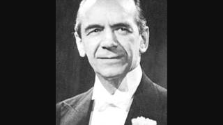 Leroy Anderson 'Syncopated Clock' - Sir Malcolm Sargent conducts