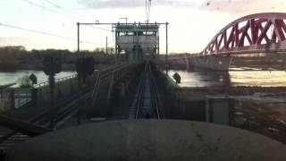 Voor de laatste keer over de spoorbrug over de IJssel bij Zwolle 2 januari 2011