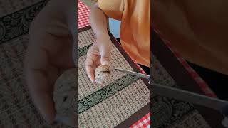 how to open walnuts Ezy #วิธีแกะวอลนัทง่ายๆด้วยมีดเล่มเดียว