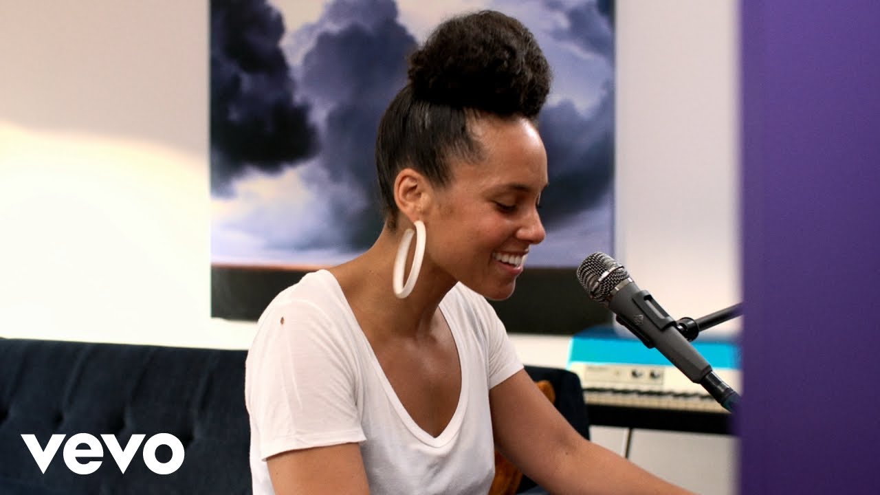 Alicia Keys - Underdog (iHeart Acoustic Video) - YouTube