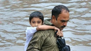 জলজট-যানজটে চরম ভোগান্তি– ৫ : আসাদগেট  এলাকা