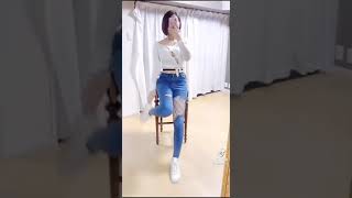 [tiktok]美女　網タイツ