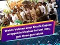 Watch: Veteran actor Shashi Kapoor wrapped in tricolour for last rites, gets three-gun salute