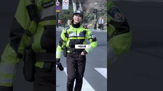 Chinese policewoman 中国女警