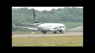 Hakodate Airport ANA Airways JA51AN Boeing737-881 (Star Alliance Livery)Landing !