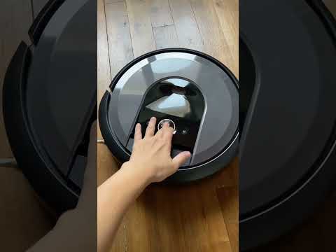 iRobot Roomba i7 vacuum cleaner says brushes need cleaning https://bit.ly/robotroombai7