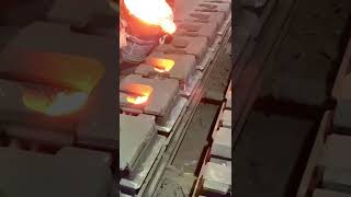 4-How is molten iron poured into sand molds? 4-Erimiş demir kum kalıplarına nasıl dökülür?