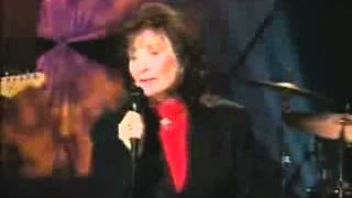 LORRETTA LYNN - I Can't Hear The Music.wmv