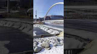 அமெரிக்காவில் பனியில் உறைந்த Des Moines River #shorts #travel #shortsfeed  #youtubeshorts #ytshorts