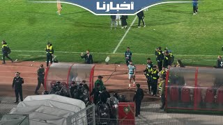 وسط غضب الجمهور..هكذا غادر لاعبو الرجاء بعد التعادل أمام اتحاد طنجة